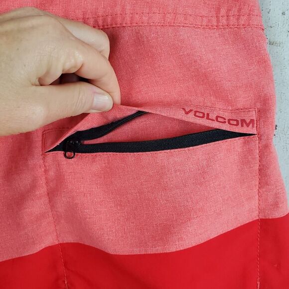 Volcom Striped Broad Shorts Red Size 36 - Picture 8 of 8